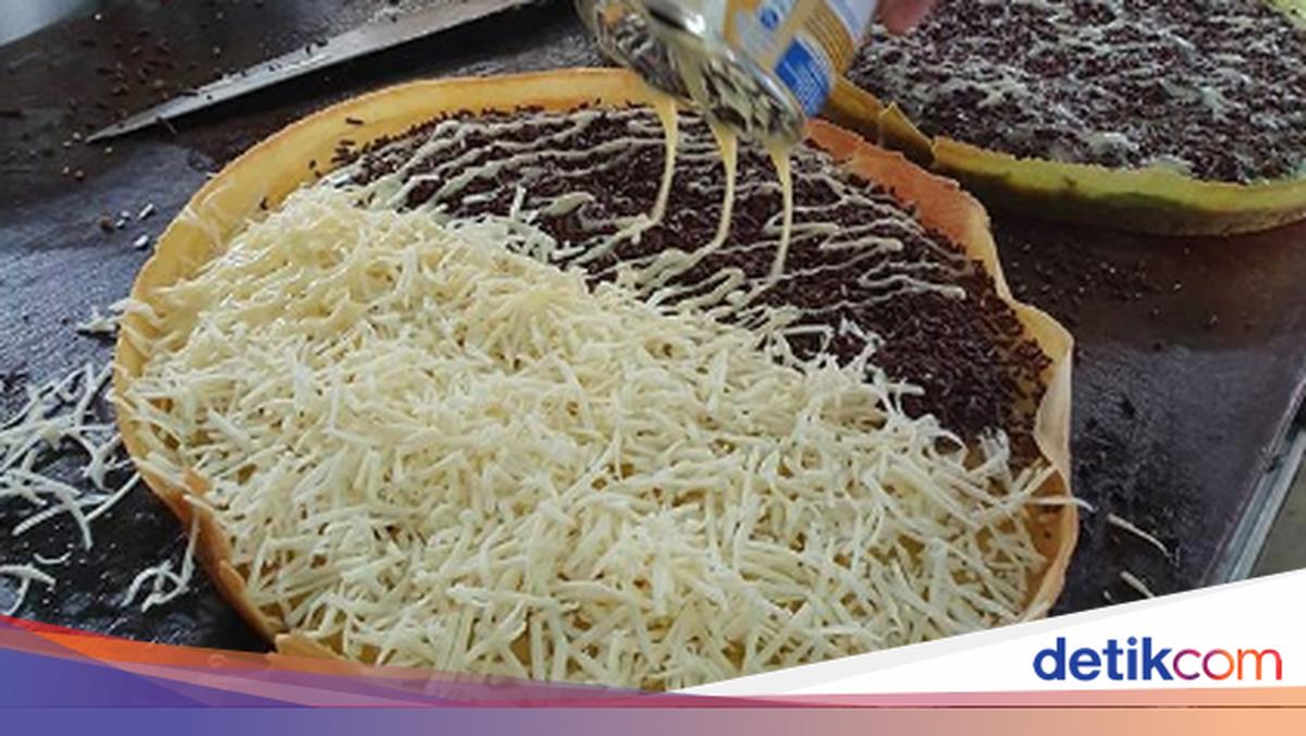 Martabak Lempit Mbak Chiprut: Rasa Legendaris di Jantung Baleng